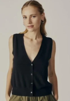 Berberis Knit Vest ~ Black