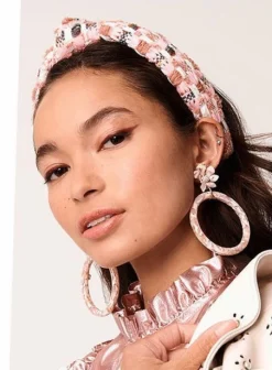 Blush Wallflower Hoop earring