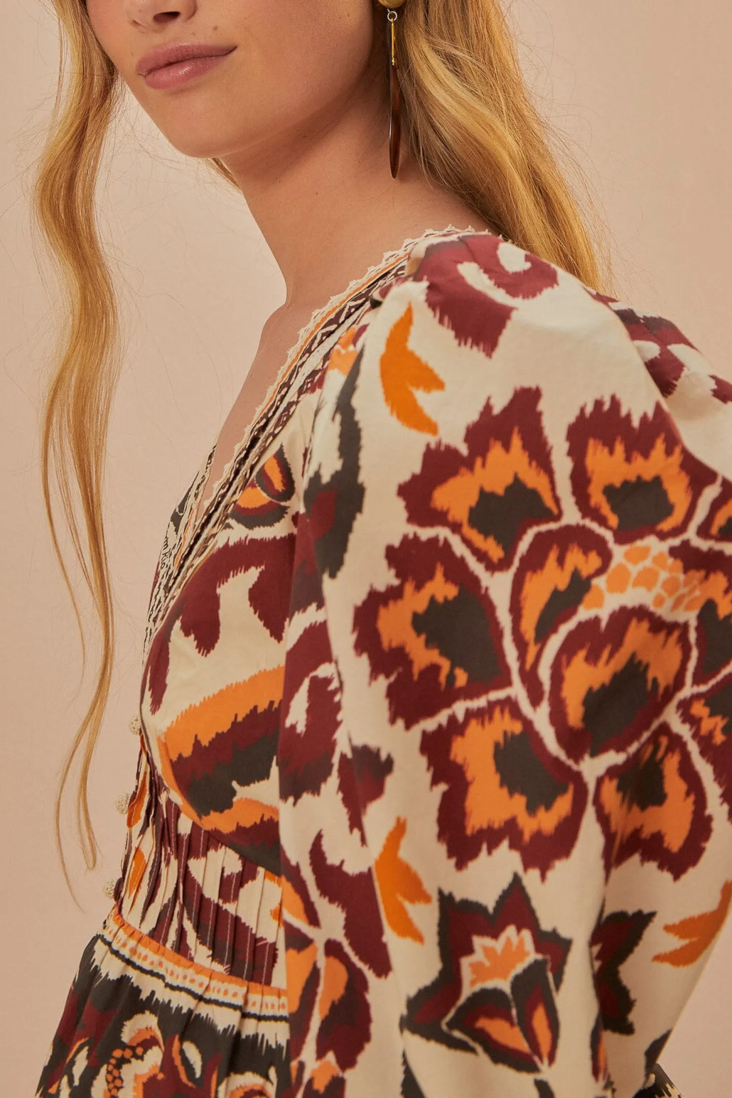 Toucans Scarf Puff Sleeve Blouse ~ Cream